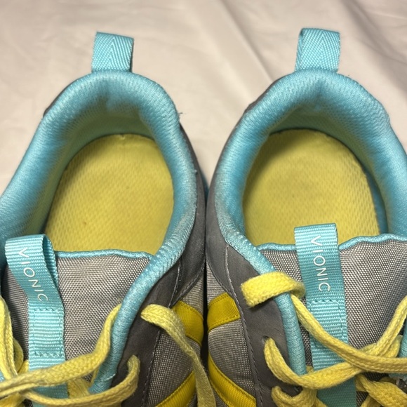 Vionic Rechelle Sneaker- Light Grey
Suede Leather size 9 - Picture 10 of 11